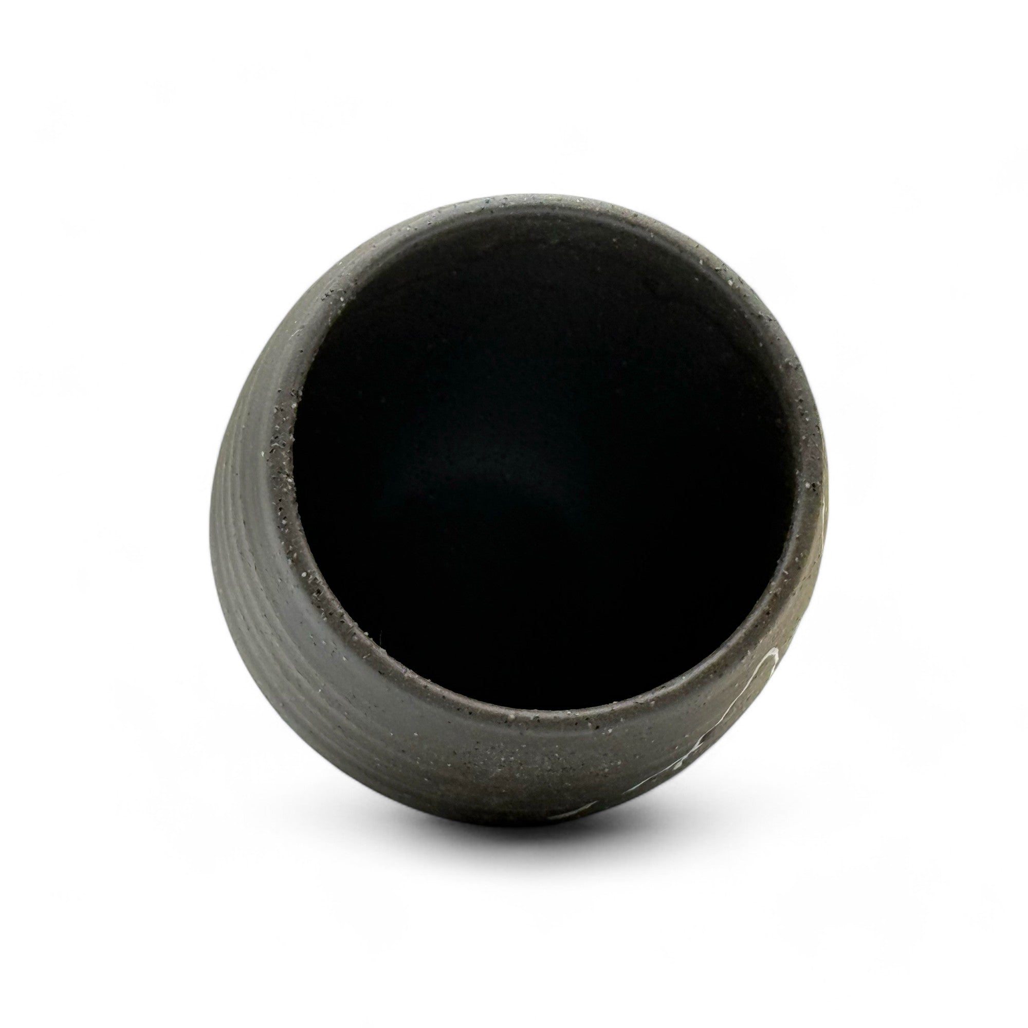 Inoue Tea Ishin Iga Black Mino-yaki Yunomi - Japanese teacup showcasing traditional design and craftsmanship.