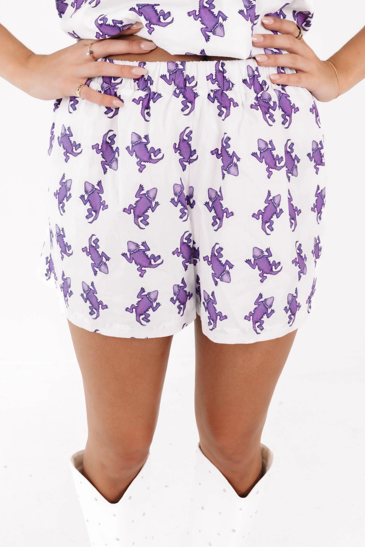 School Pride Shorts - Frogs